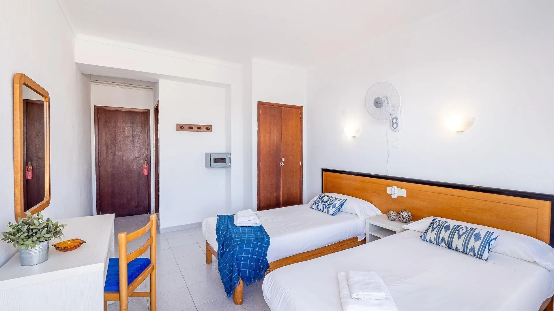 Guest house Hostal Port Corona Cala Ratjada